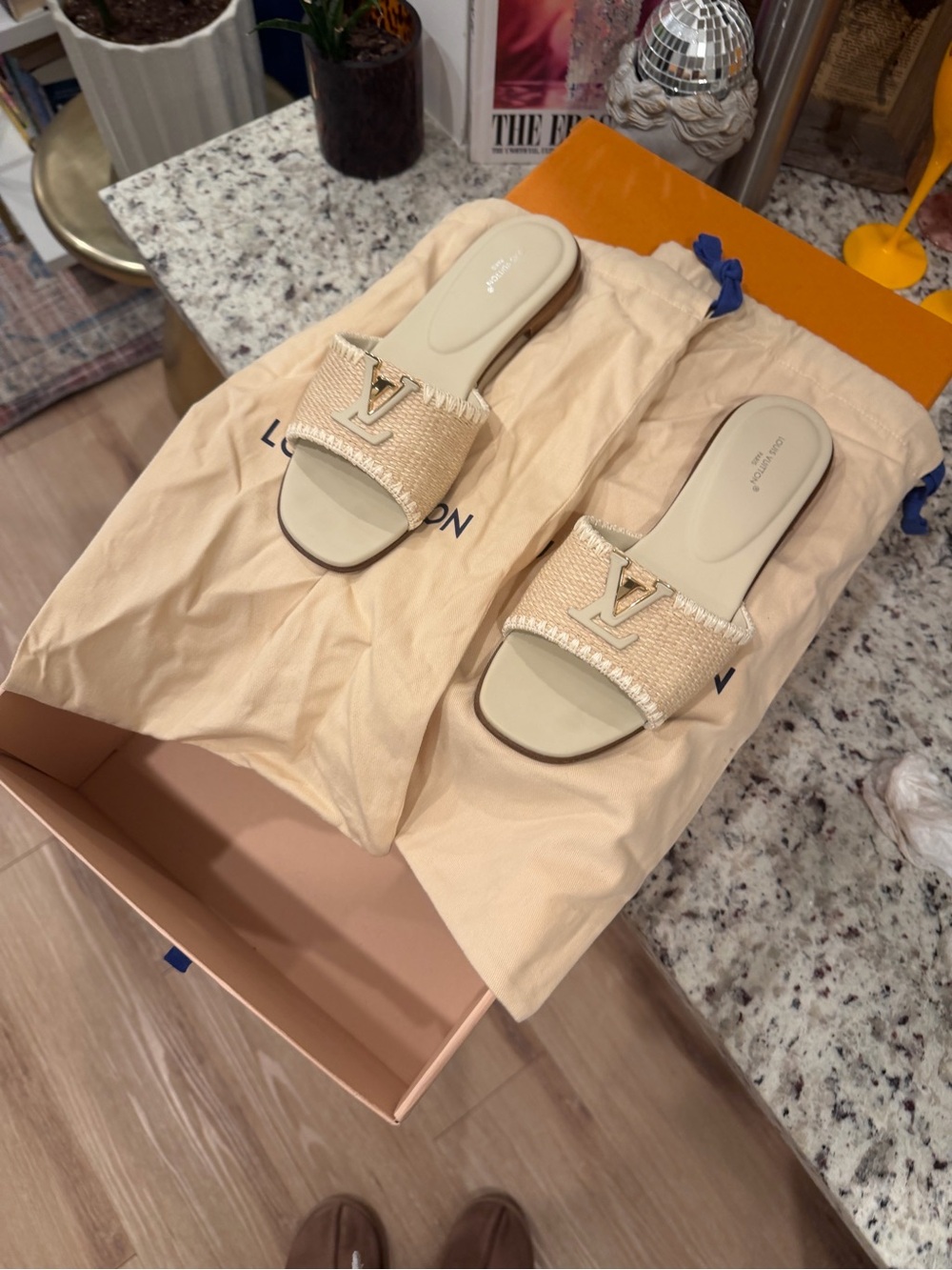 Louis Vuitton Mare Flat Mule - Picture 4 of 10